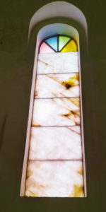 Janela de Mármore Ônix - Janela inspirada na Igreja de São Paulo fora dos muros da cidade de Roma.