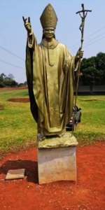 Seminário de Toledo - PR  João Paulo II - Resina e Fibra de Vidro - Altura 2 metros